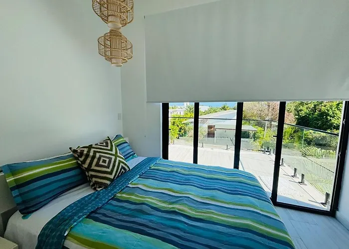 Villa Aguacate Near The Beach