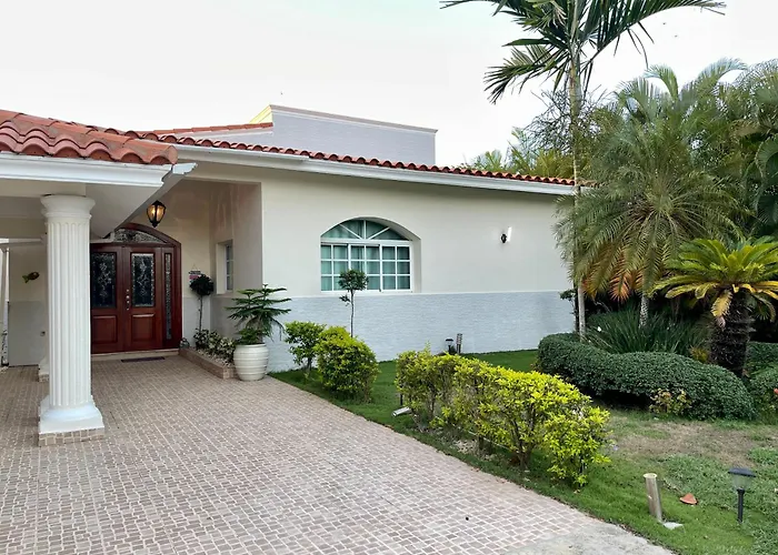 Villa In Metro Country Club, Juan Dolio