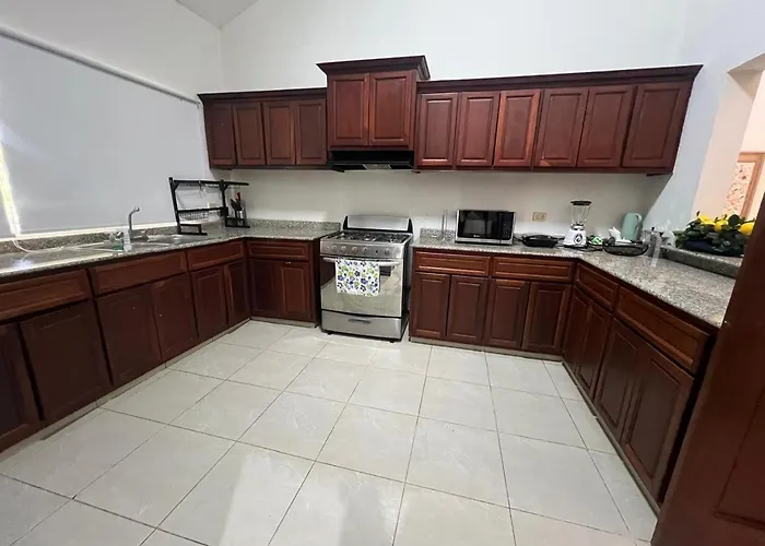 Villa Guavaberry